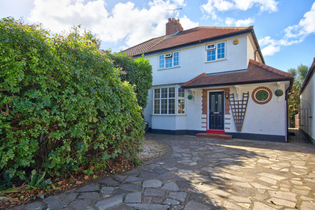 Copthall Road East, Ickenham, UB10 8SD