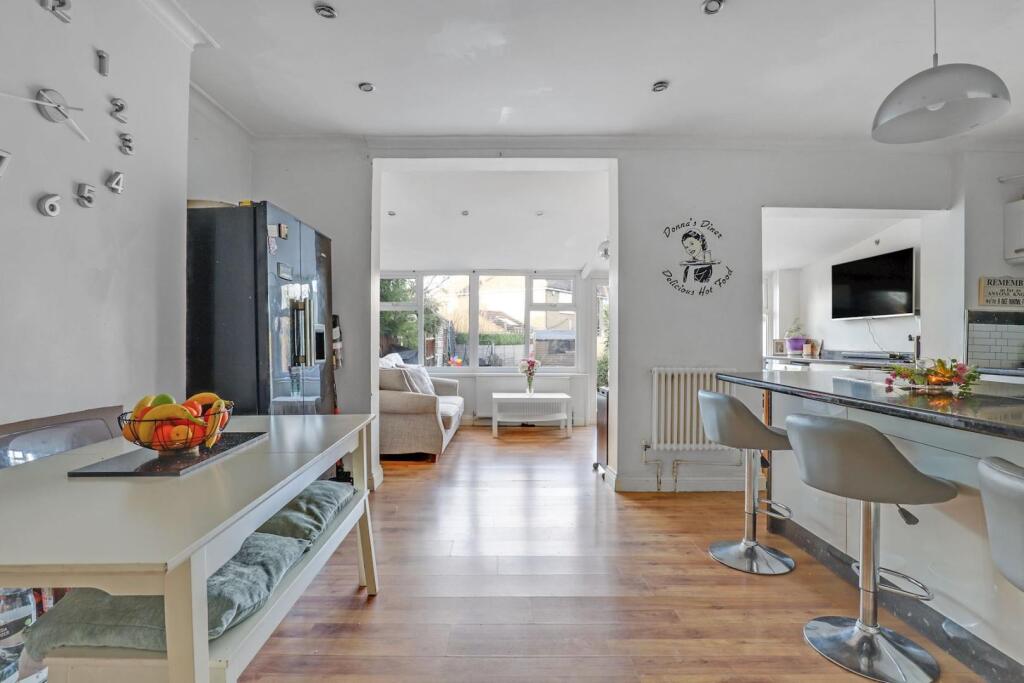 06-ff34JHPropWpen - 25 Warwick Road - 16-medium.jp