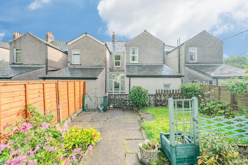 24 Station Road 4.jpg