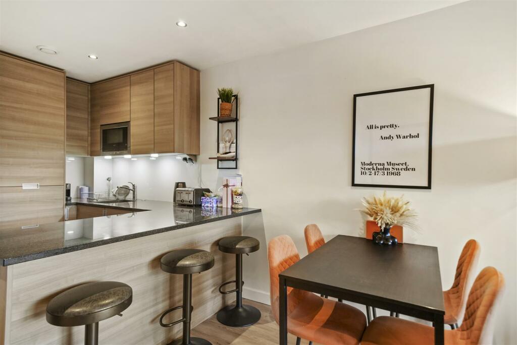 Flat 50, Eldon House - ZMgdxdZQAmoAjZ10L7dg.jpg