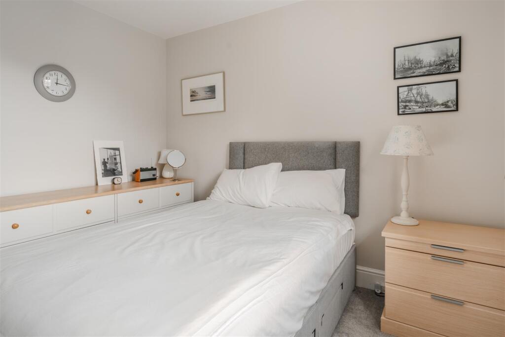 Bedroom1-2.jpg