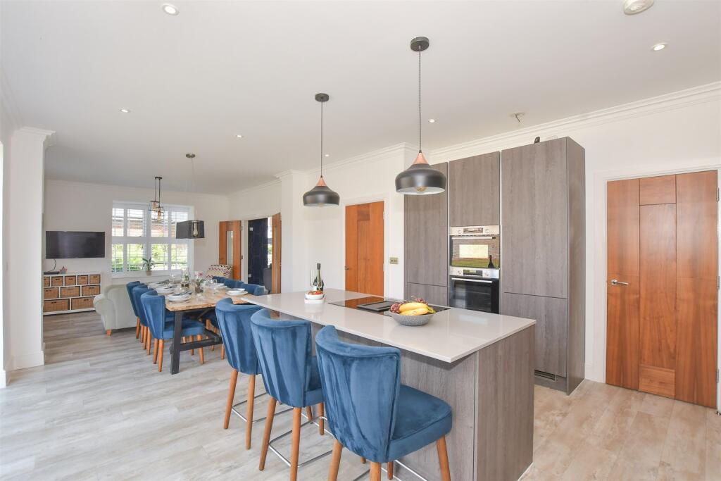 Kitchen/ Dining/ Family Room