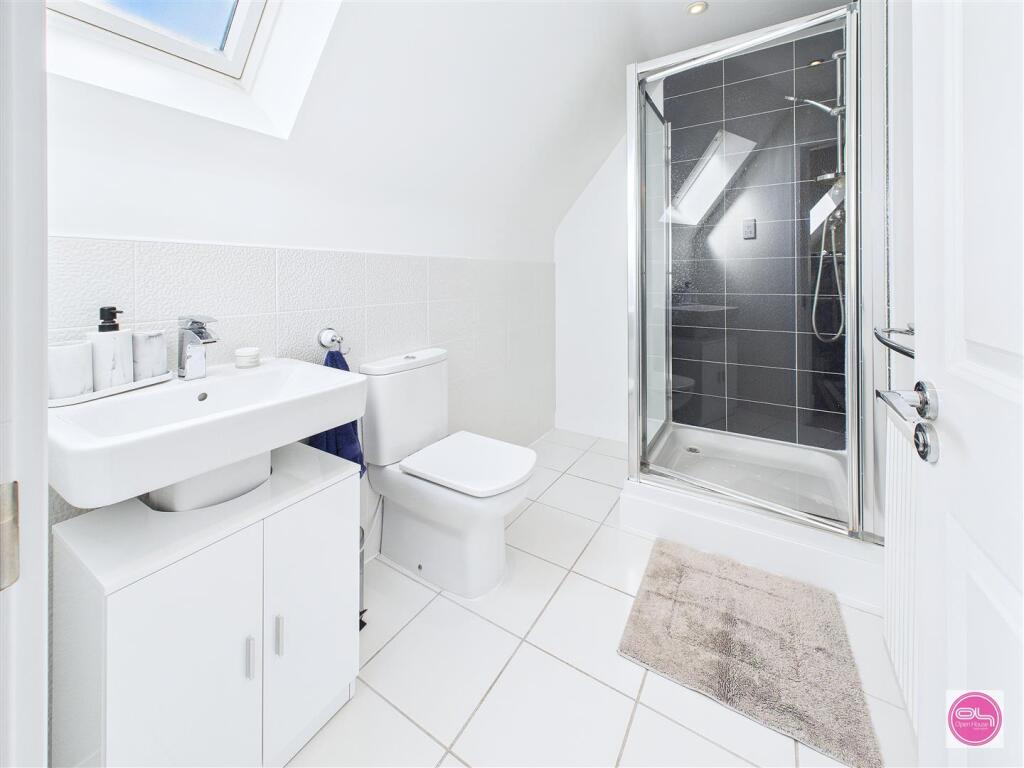 Henley Grove, Church Gresley (27).jpg