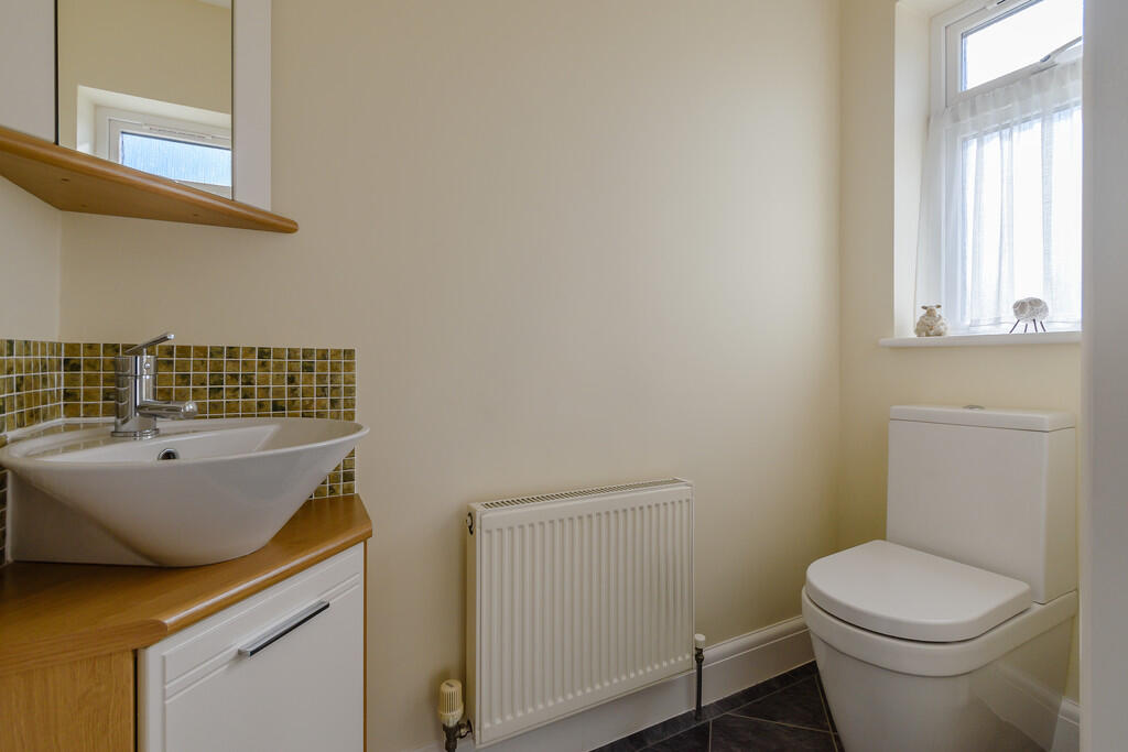 8439453-interior0...