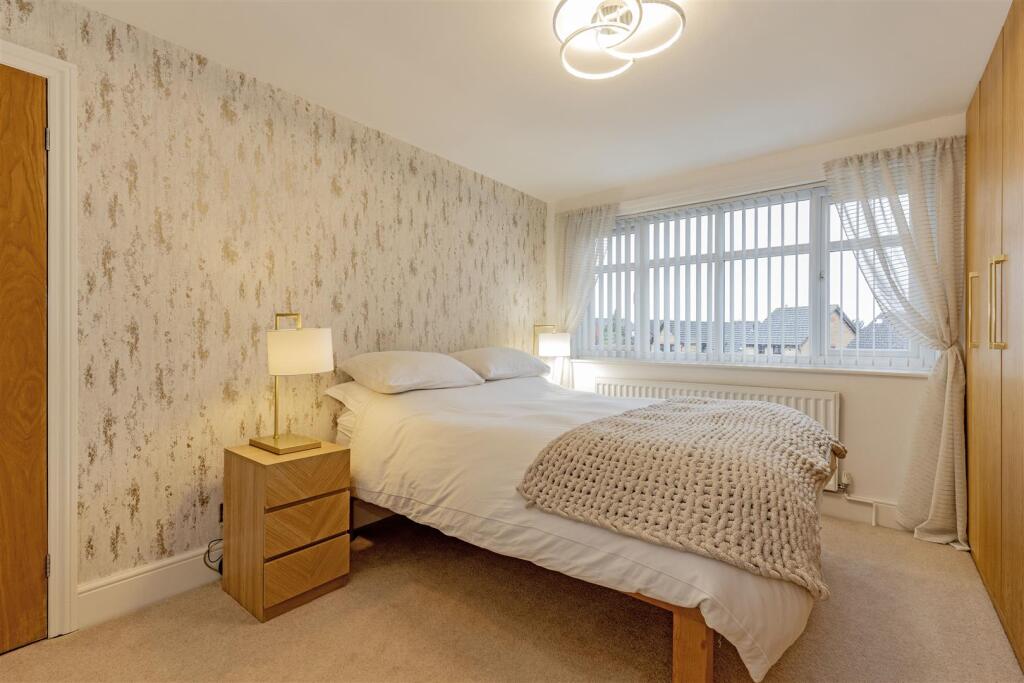 Bedroom 1-2.jpg