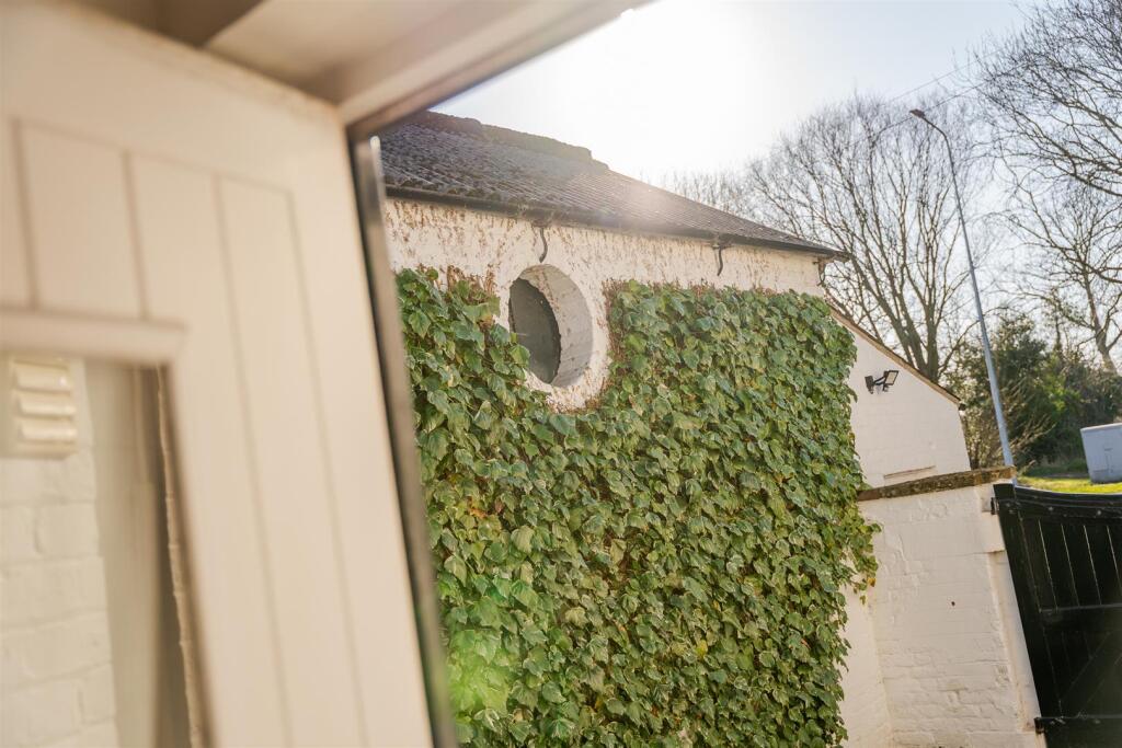 Detached Coach House