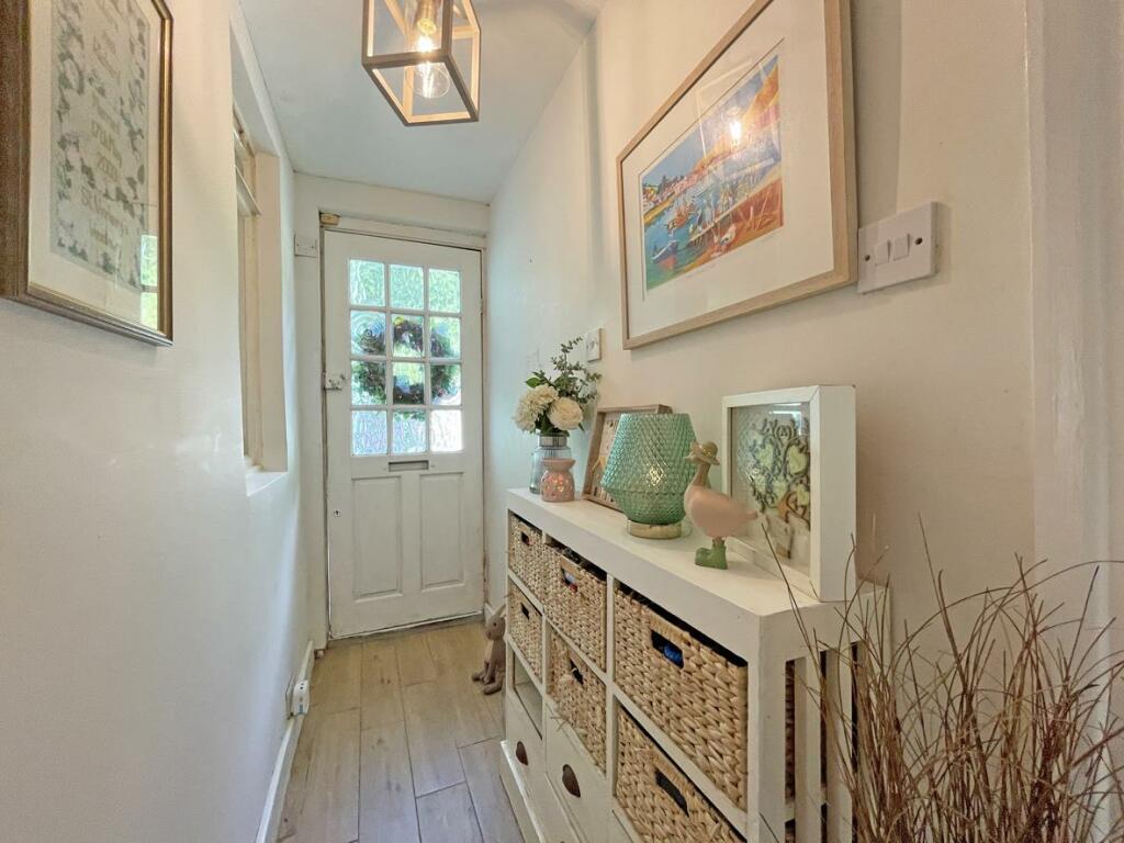 Hollow Hayes 1 - Entrance Hall.jpg