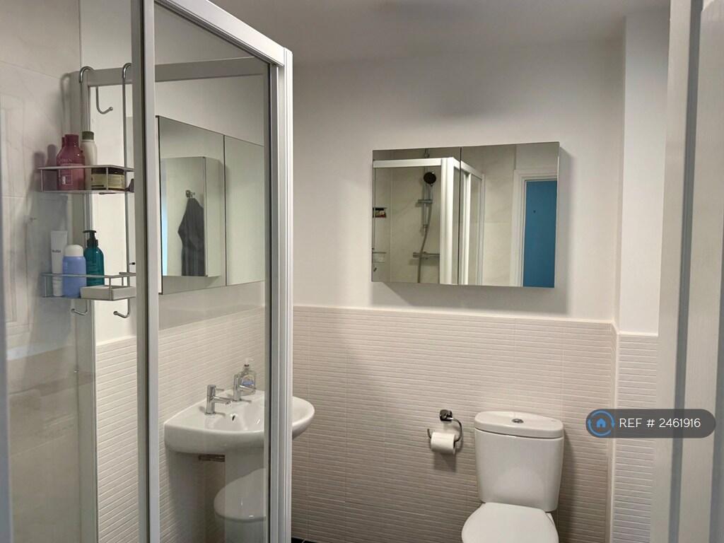 Main Bedroom Ensuite