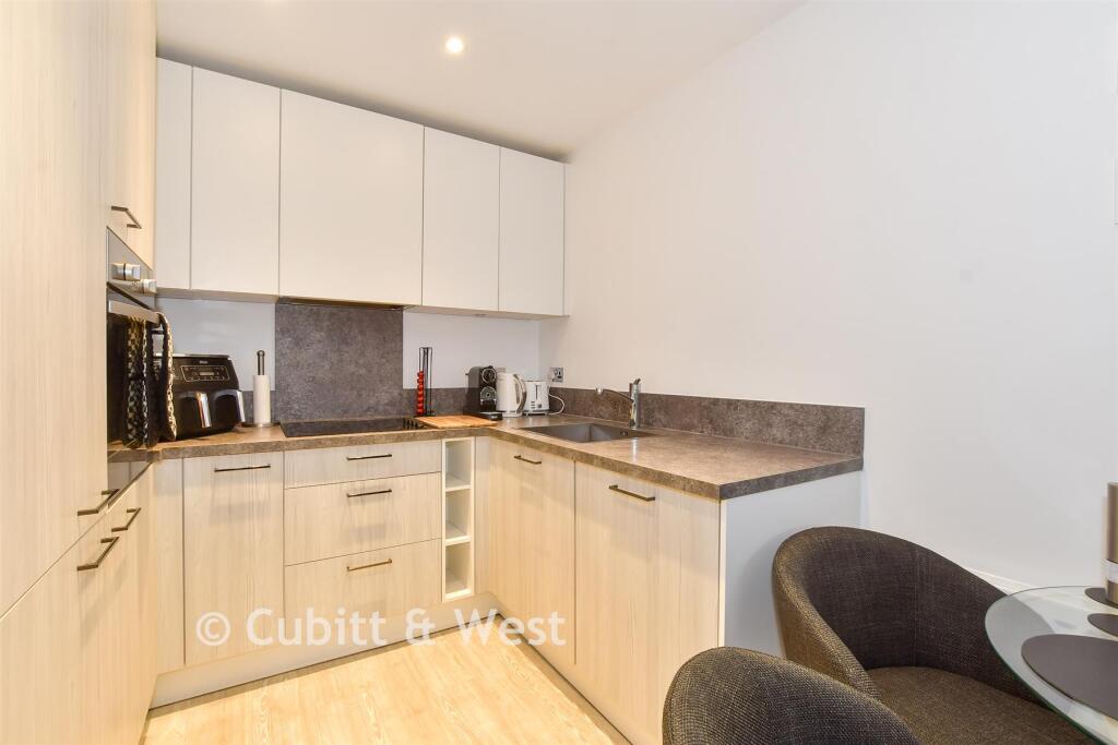 Lounge/ Kitchen