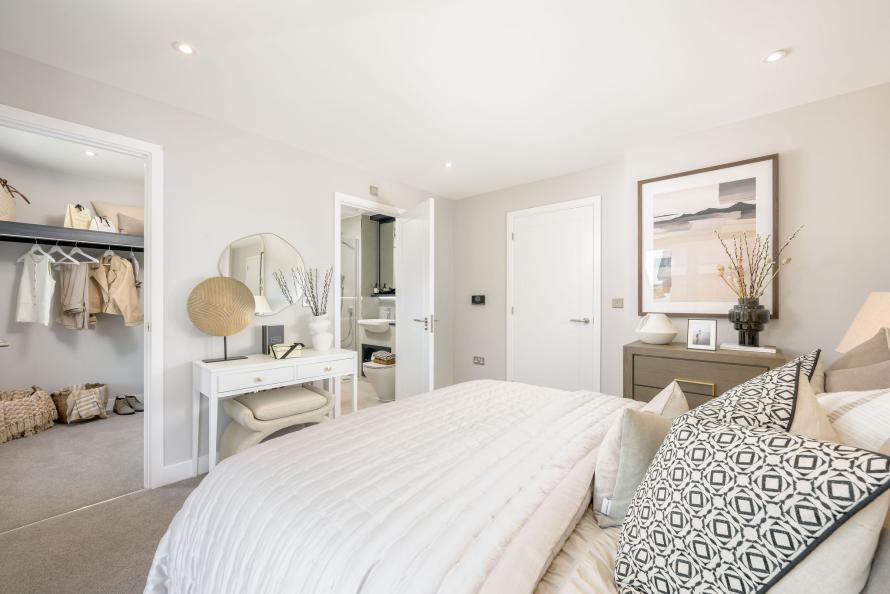 Hollymead Square - The Shadwell Number 40 - Principal Bedroom