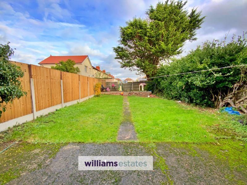 rear enclosed garden 
