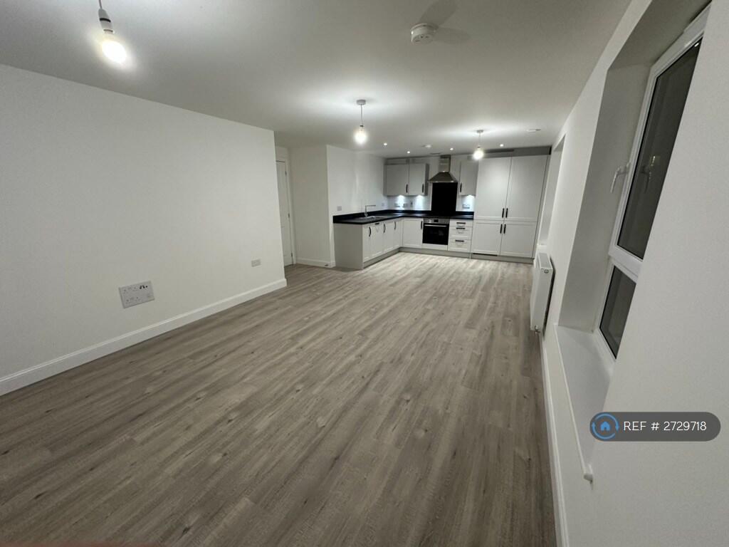 Lounge Kitchen / Dining Area