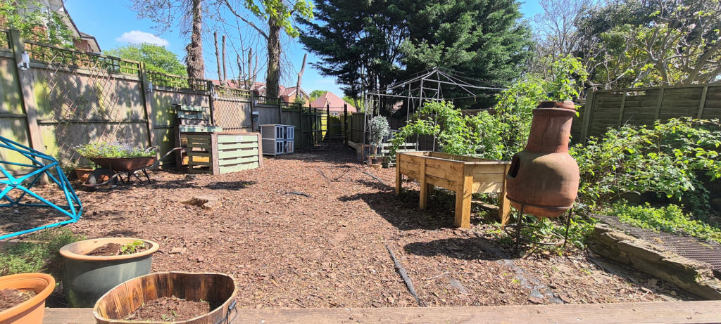 GARDEN PLAY AREA