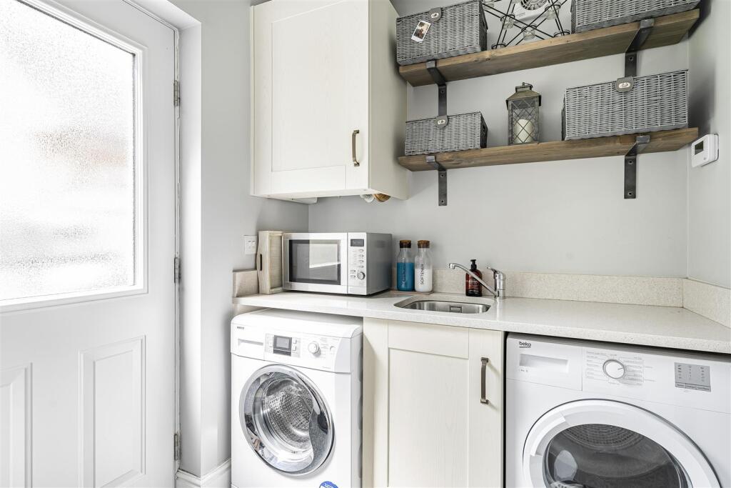 25 Drayson Way, Towcester (12).JPG