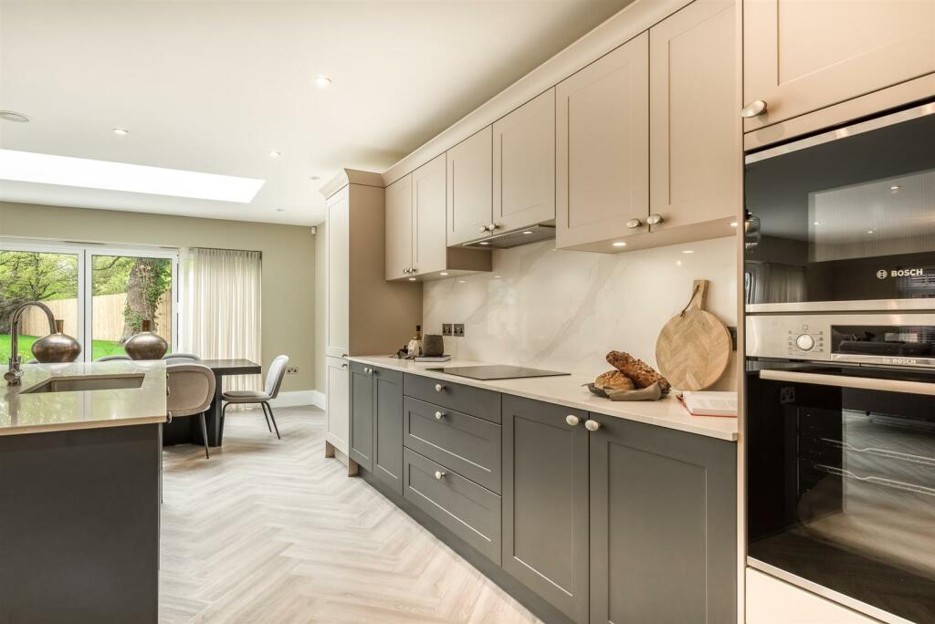 Kitchen Dining.jpg