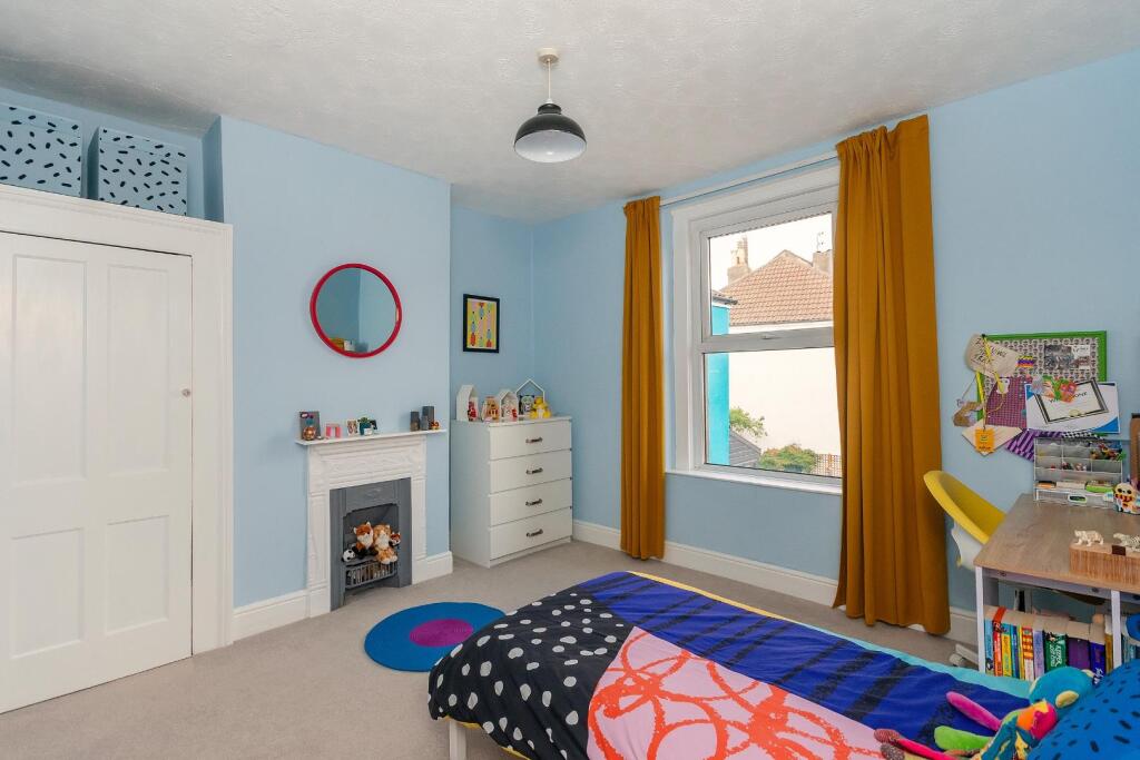 4M1RKE - Bedroom I.jpg