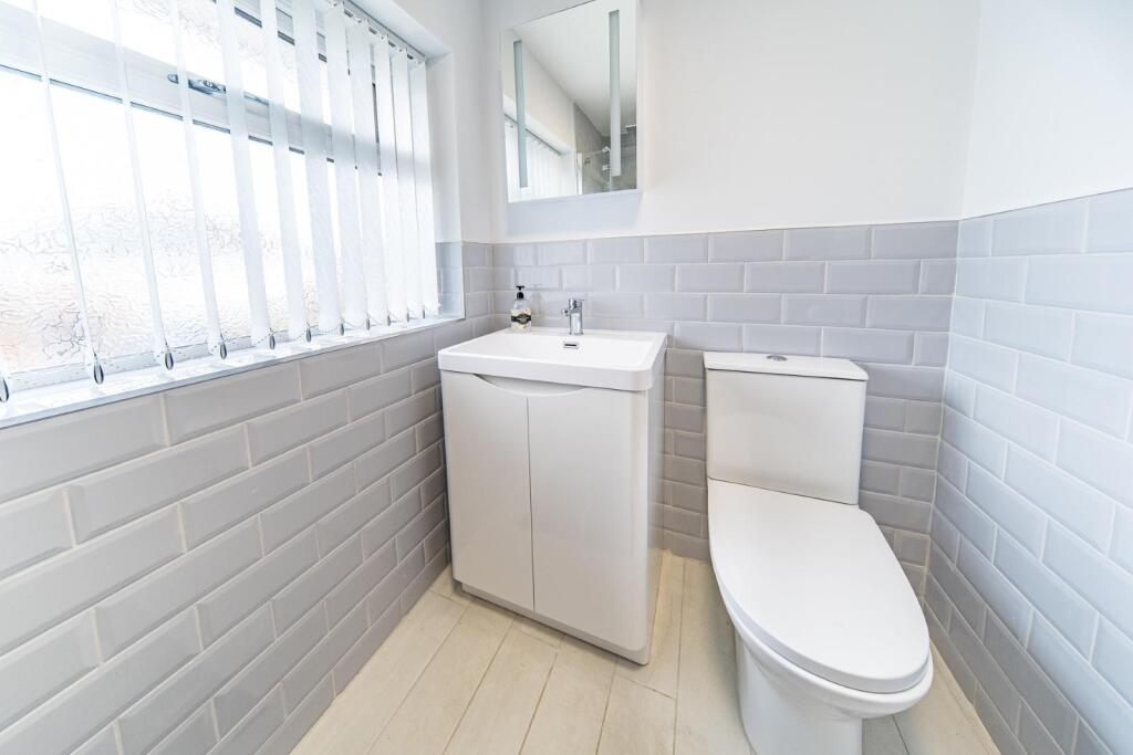 17 Arnside Avenue cloaks.jpg