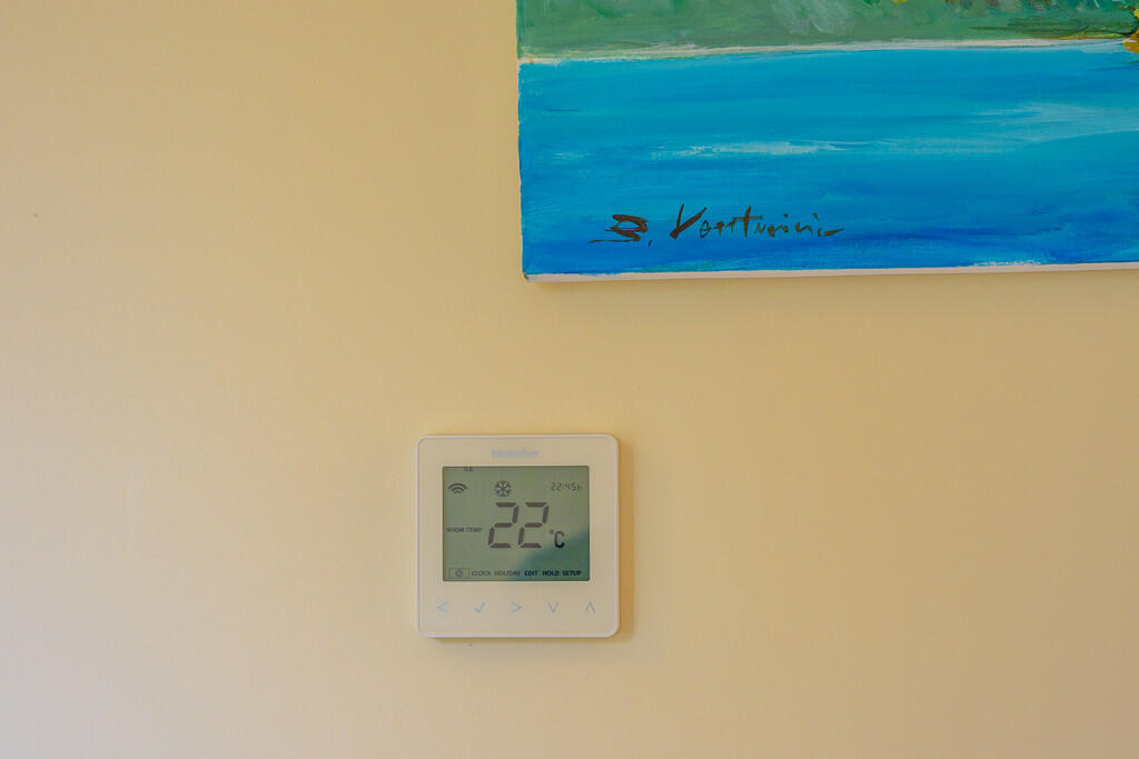 Thermostat Contro...