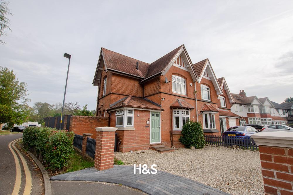 10 Hamlet Road - front1.jpg