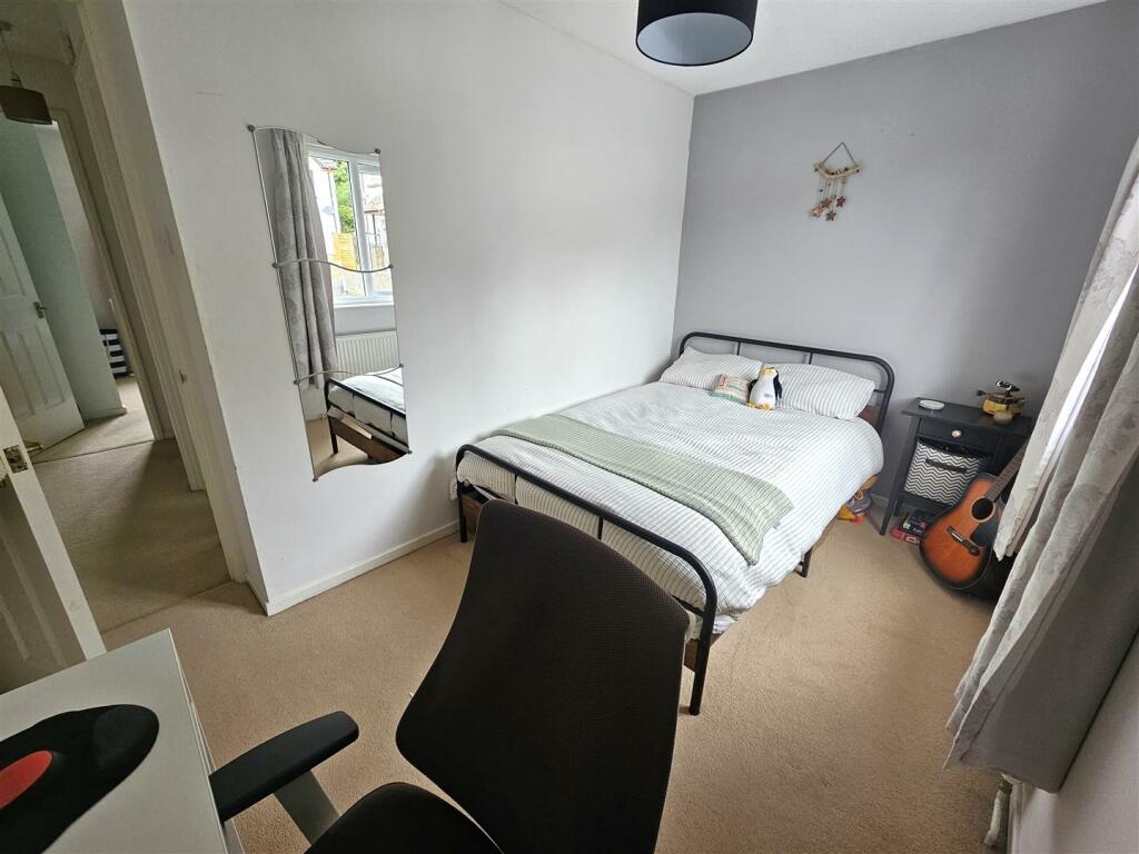 Bedroom 2 (2).jpg