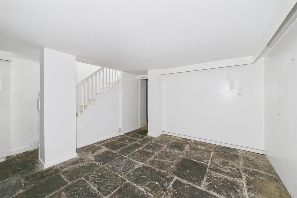 30 The Mall, Clifton Village, Bristol BS8 4DS | Fr