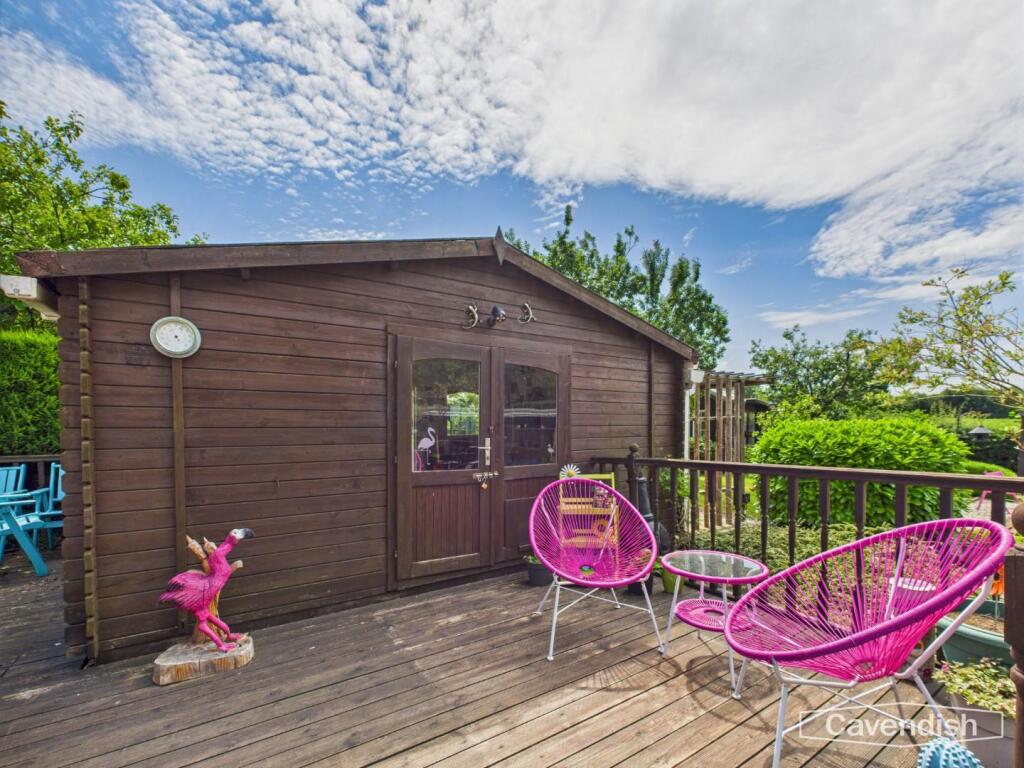 SUMMERHOUSE