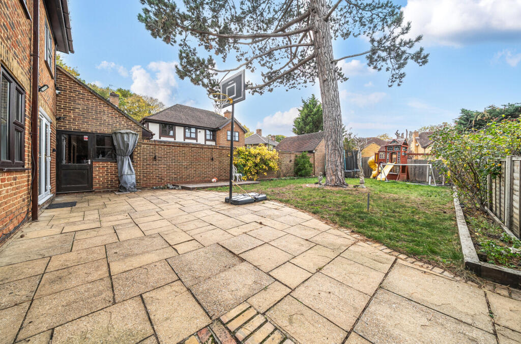 1370417-4-6900f9a...