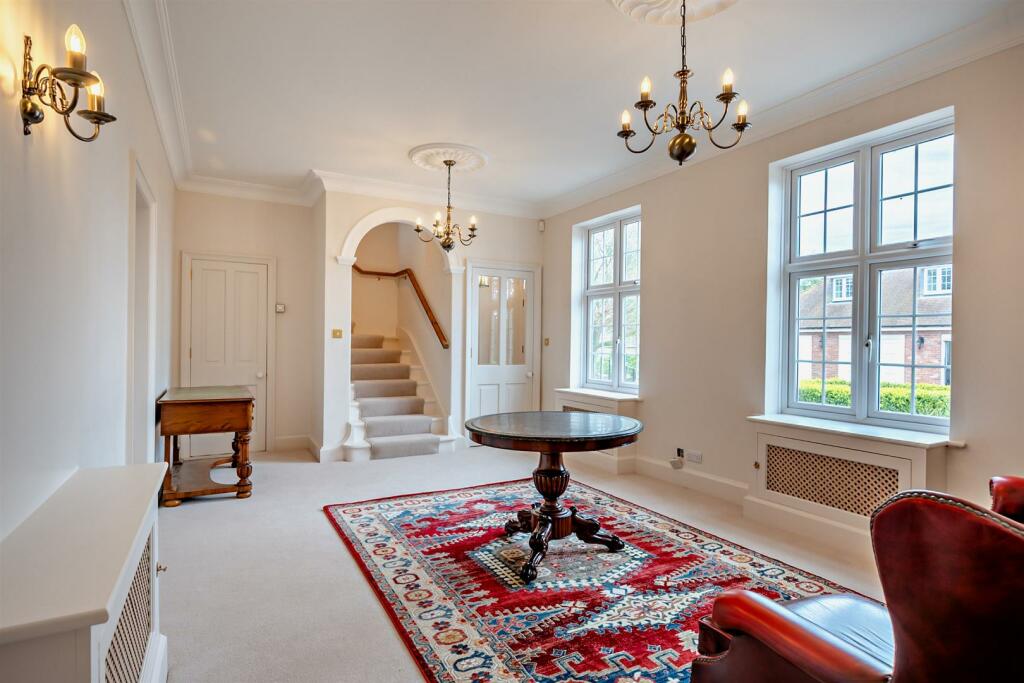 8590830-interior02-800.jpg