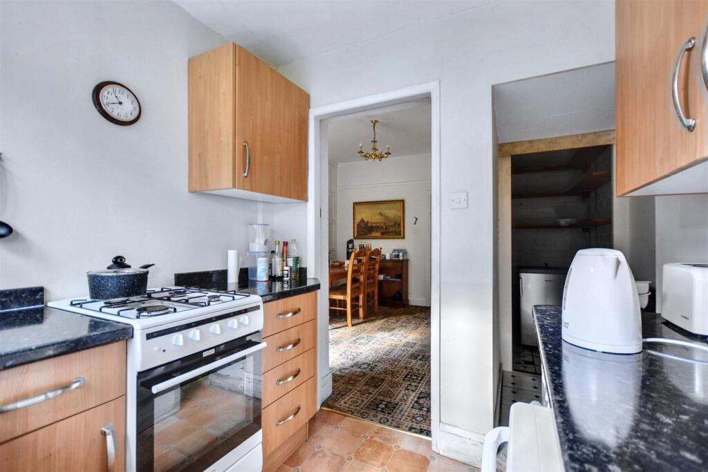 Kitchen_2.jpeg