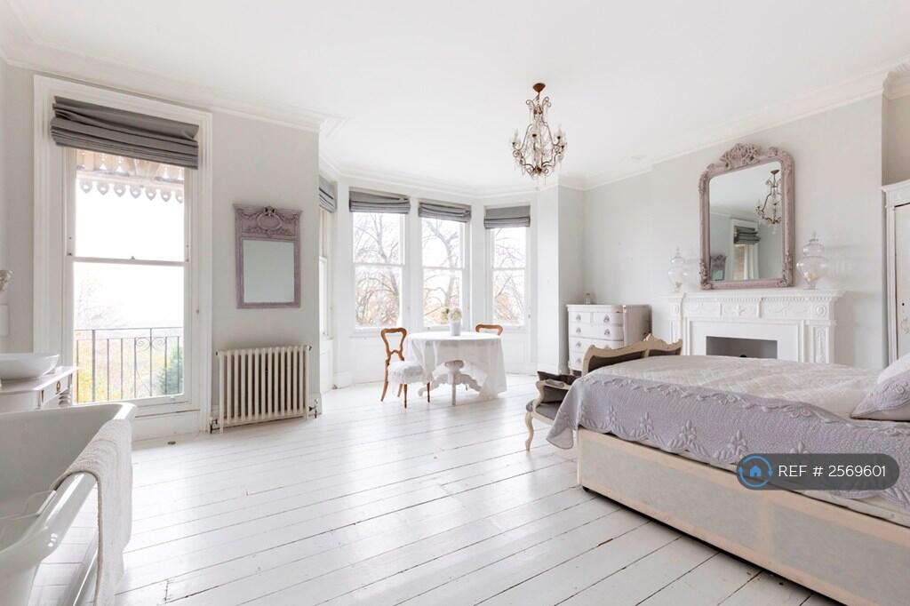 1st Floor Master Bed 1