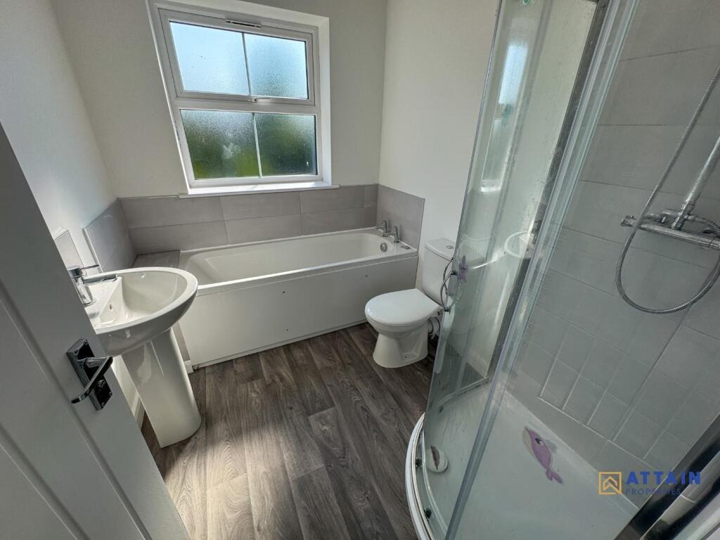 Bathroom 1.jpg