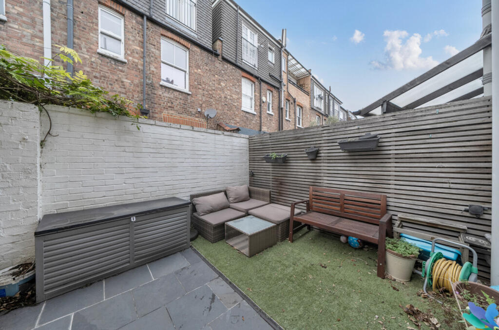 1373482-4-69038d1...