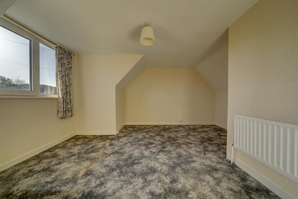 31 Hazelwood Close (16).jpg