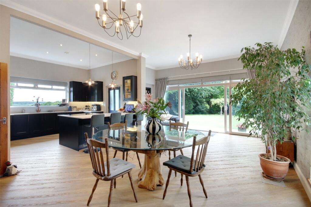 Breakfast Room
