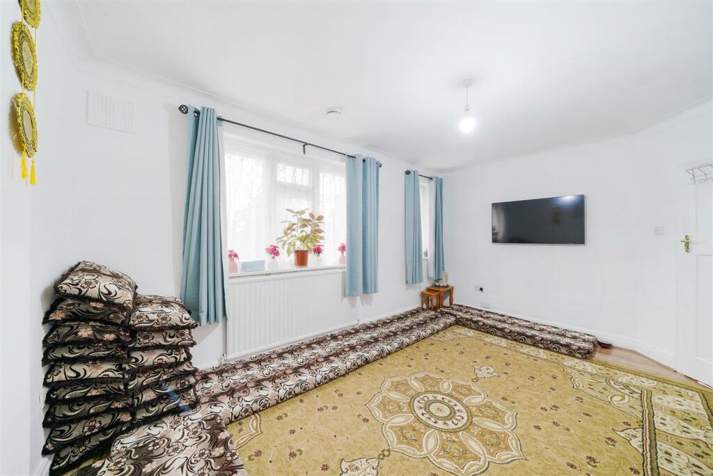 815 Harrow Road - QReC8WfZML45cZ67vrw4.jpg