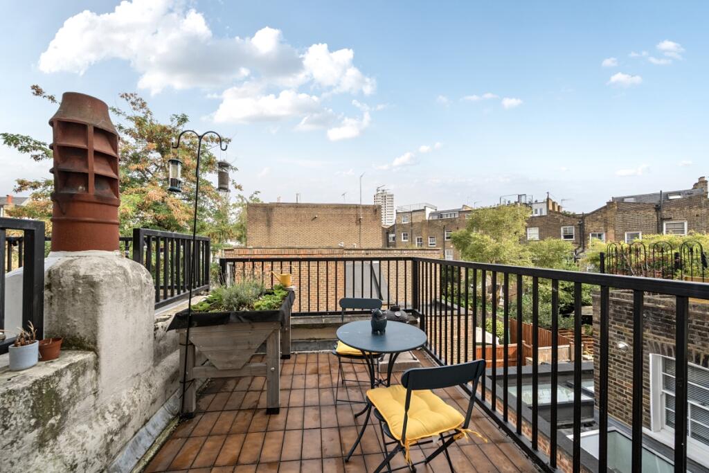 1340411-5-689c516...