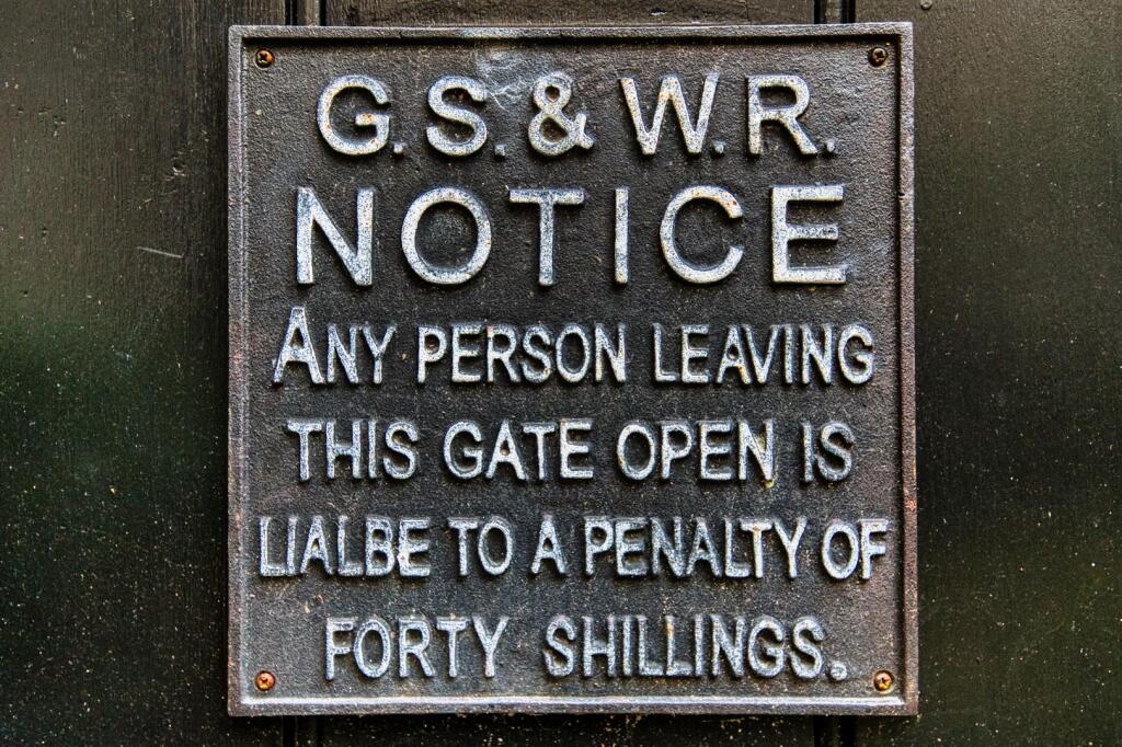 Saxton Mee Well Yard 0051.jpg