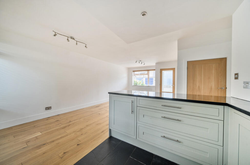 1353973-15-68c189...