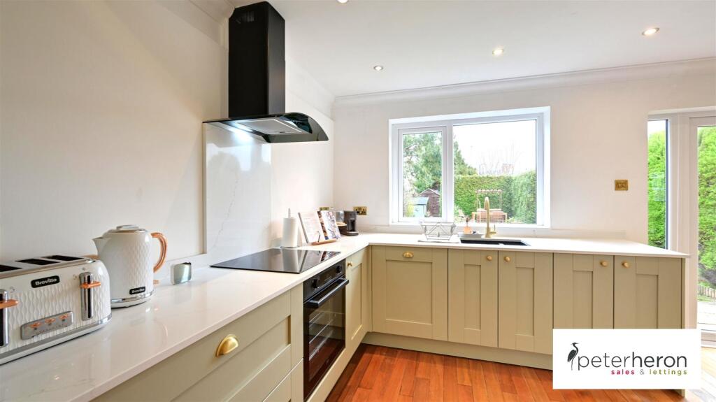 Breakfasting Kitchen