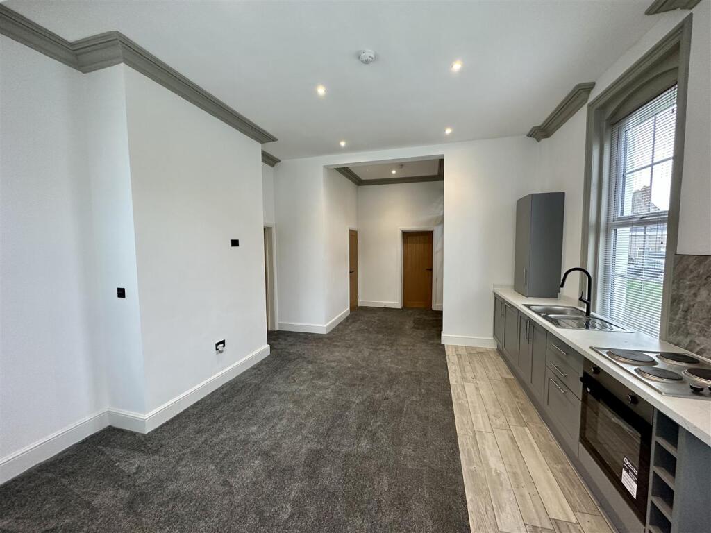 Lounge/Kitchen