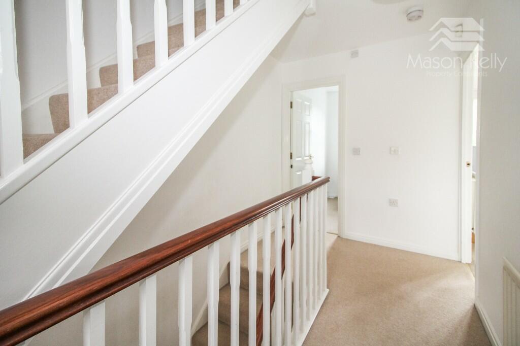 FIRST FLOOR LANDING