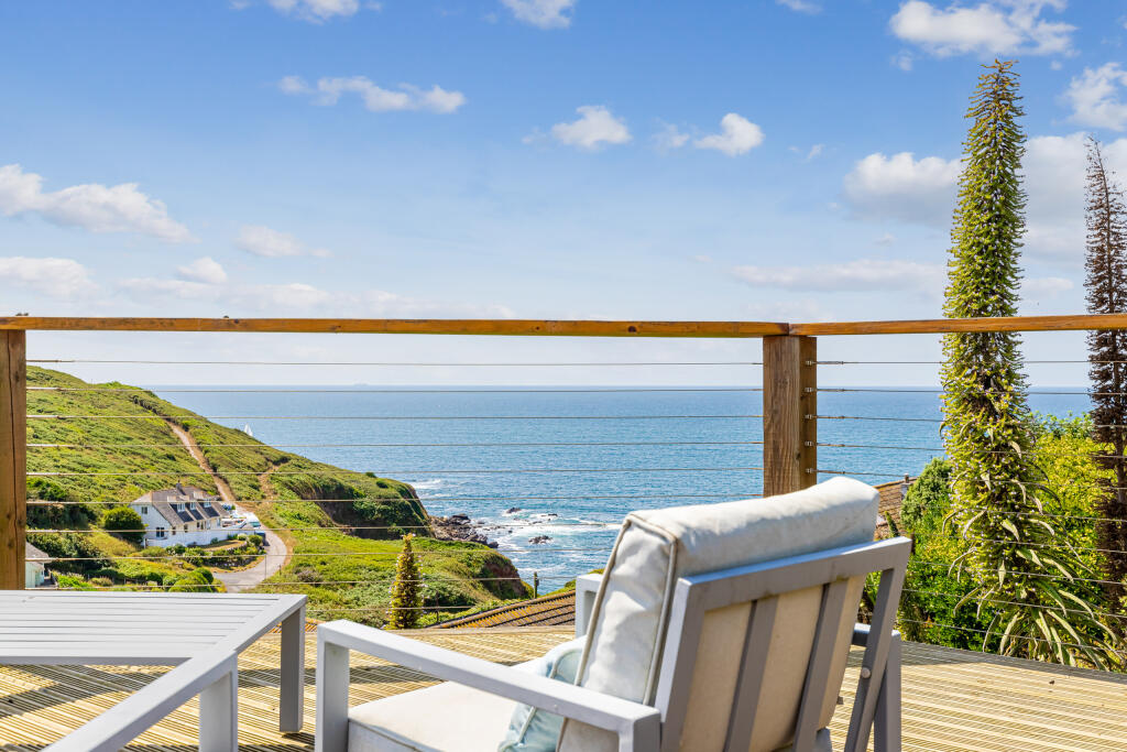 A09 - 6 Furzehill Road Heybrook Bay - 250718