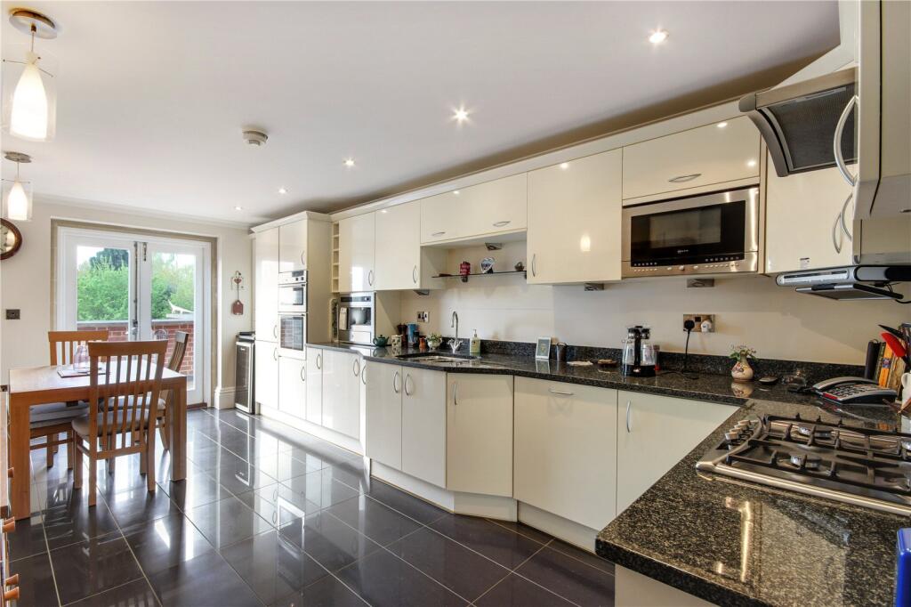 Kitchen/Dining