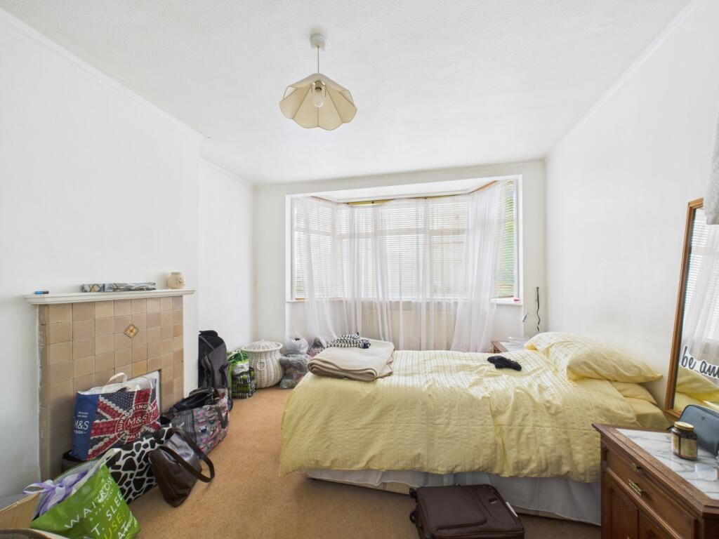 CAM03750G0-PR0046-STILL014