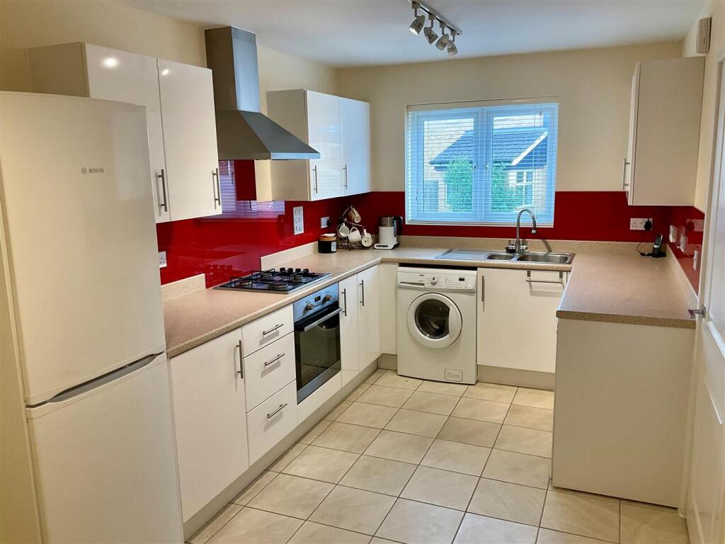 Kitchen pic1.jpg