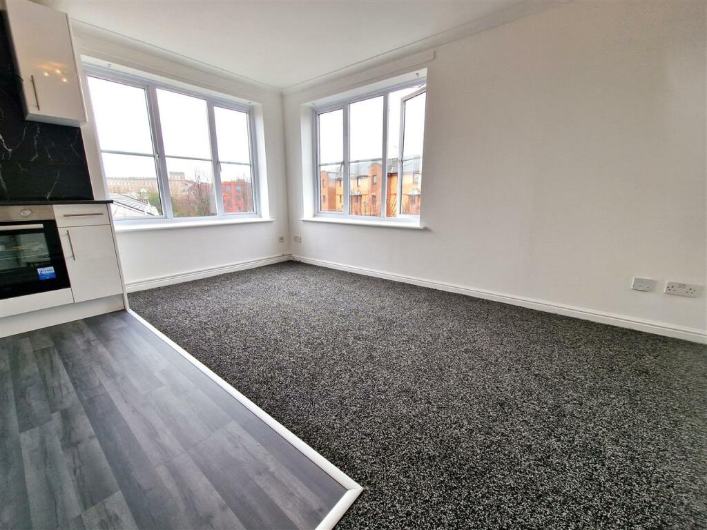 Lounge/Kitchen