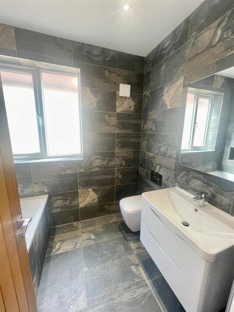 BATH4.jpg