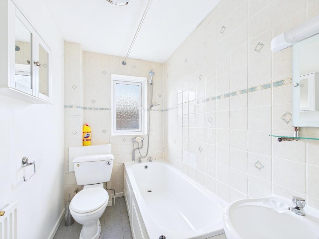 CAM01338G0-PR0151-STILL003