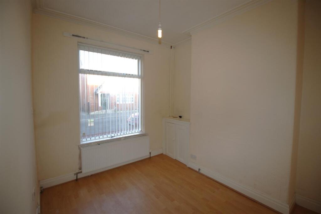 rec bedroom 1.JPG