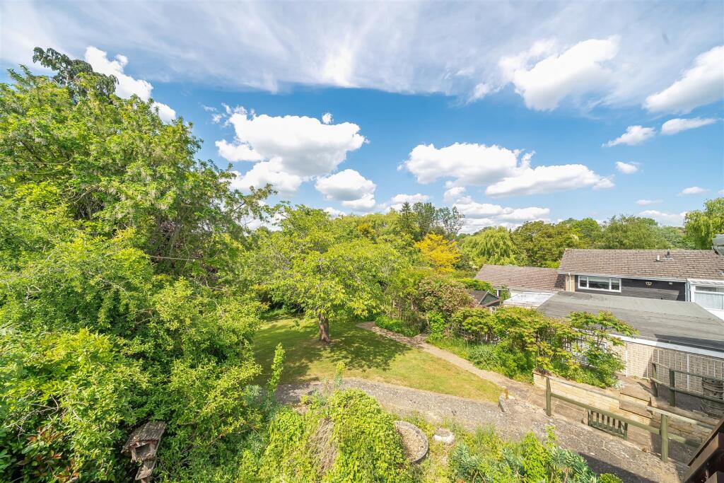 2 Pigeon Hill, Tiffield